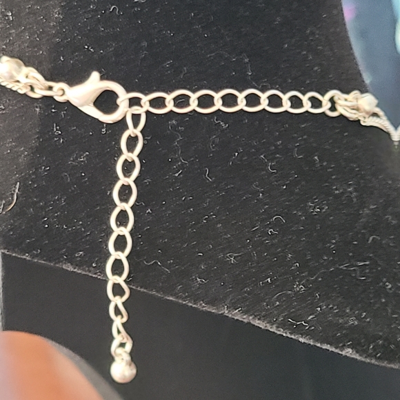 BOGO Silver layered necklace with green stone - Picture 3 of 3